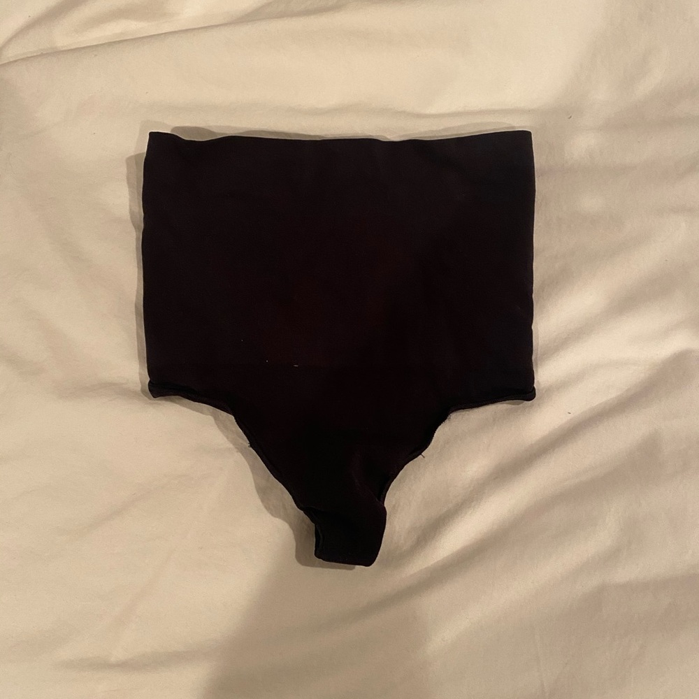 SKIMS High Waisted Thong- NEVER WORN S/M
